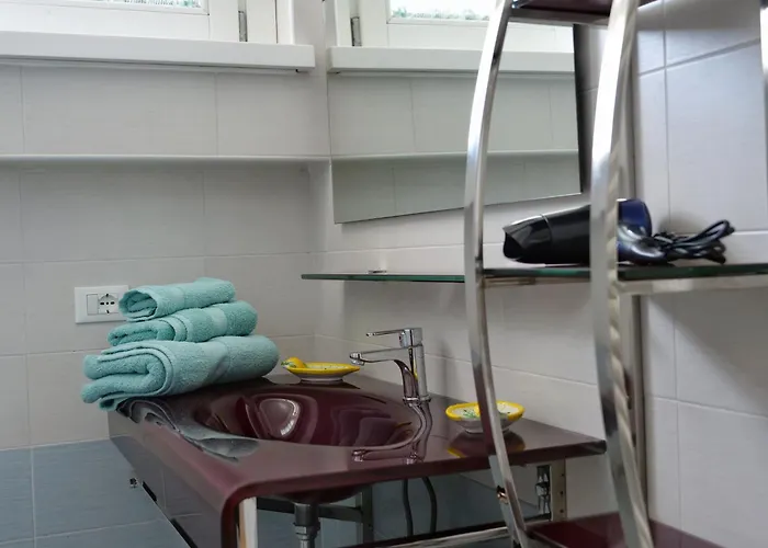 Casa Salumiere ‐ Bicamere Con Posto Auto Vicinissimo Spiagga Costa Azzurra *