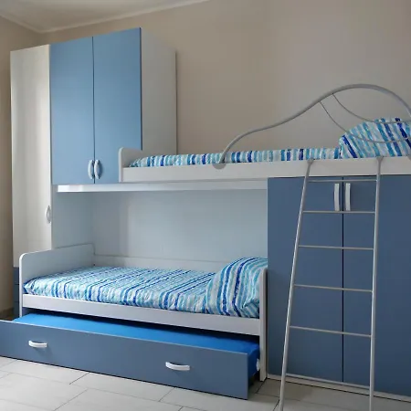 Casa Salumiere ‐ Bicamere Con Posto Auto Vicinissimo Spiagga Costa Azzurra 格拉多