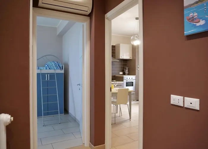 Casa Salumiere ‐ Bicamere Con Posto Auto Vicinissimo Spiagga Costa Azzurra דירה *