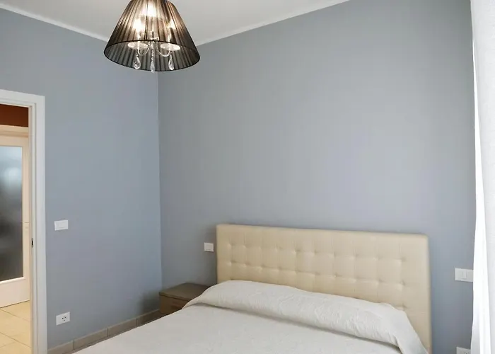 Casa Salumiere ‐ Bicamere Con Posto Auto Vicinissimo Spiagga Costa Azzurra דירה *